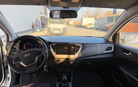Hyundai Solaris II рестайлинг, 2019 год, 1 030 000 рублей, 11 фотография