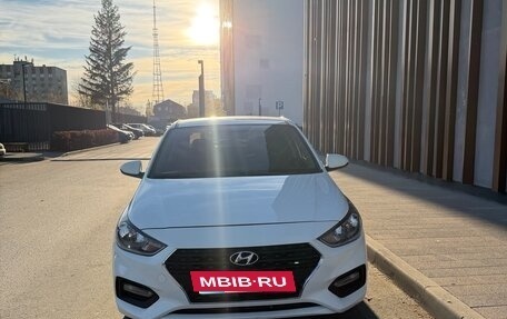 Hyundai Solaris II рестайлинг, 2019 год, 1 030 000 рублей, 3 фотография