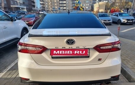 Toyota Camry, 2022 год, 3 250 000 рублей, 5 фотография