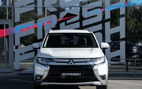 Mitsubishi Outlander III рестайлинг 3, 2018 год, 2 400 000 рублей, 3 фотография