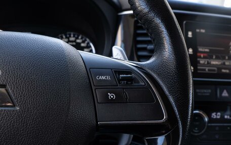 Mitsubishi Outlander III рестайлинг 3, 2018 год, 2 400 000 рублей, 21 фотография
