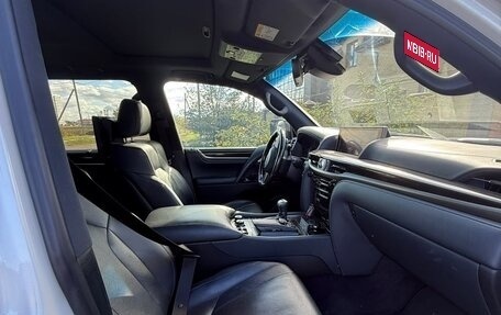 Lexus LX III, 2018 год, 8 000 000 рублей, 3 фотография