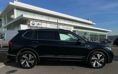 Volkswagen Tiguan II, 2023 год, 4 197 000 рублей, 4 фотография