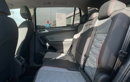 Volkswagen Tiguan II, 2023 год, 4 197 000 рублей, 10 фотография