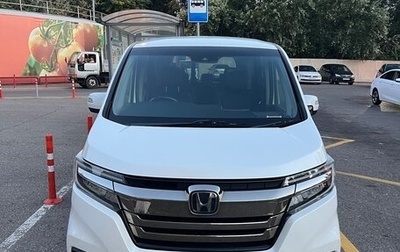 Honda Stepwgn IV рестайлинг, 2017 год, 2 600 000 рублей, 1 фотография