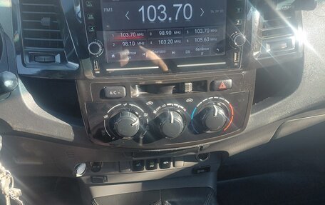 Toyota Hilux VII, 2013 год, 2 222 000 рублей, 12 фотография