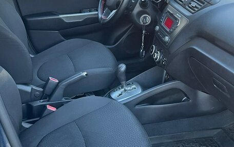 KIA Rio III рестайлинг, 2013 год, 820 000 рублей, 10 фотография