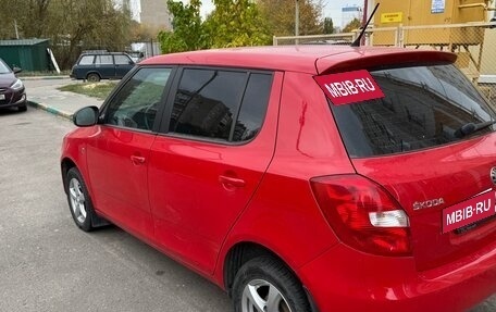 Skoda Fabia II, 2013 год, 450 000 рублей, 3 фотография