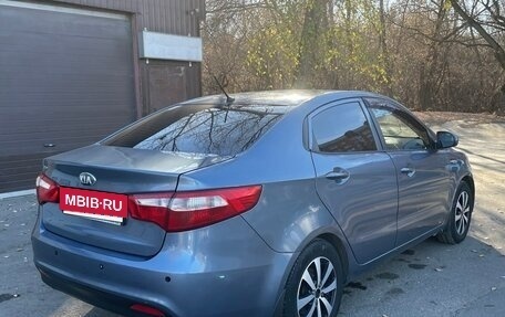 KIA Rio III рестайлинг, 2013 год, 820 000 рублей, 2 фотография