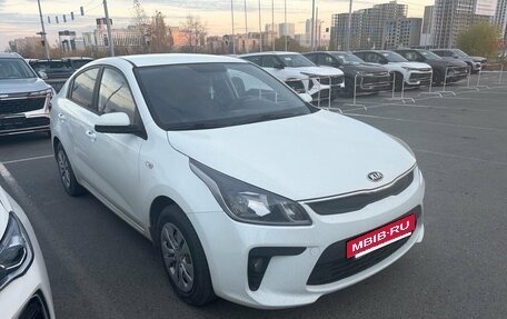 KIA Rio IV, 2018 год, 1 340 000 рублей, 2 фотография