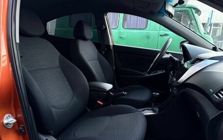 Hyundai Solaris II рестайлинг, 2015 год, 800 000 рублей, 11 фотография
