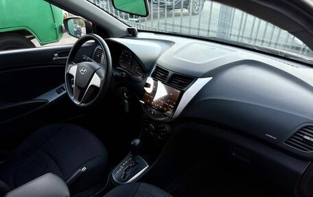 Hyundai Solaris II рестайлинг, 2015 год, 800 000 рублей, 13 фотография
