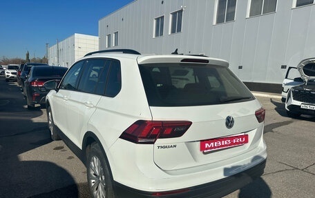 Volkswagen Tiguan II, 2020 год, 2 495 000 рублей, 2 фотография