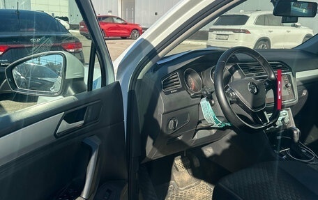 Volkswagen Tiguan II, 2020 год, 2 495 000 рублей, 5 фотография