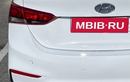 Hyundai Solaris II рестайлинг, 2017 год, 590 000 рублей, 1 фотография