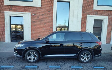 Mitsubishi Outlander III рестайлинг 3, 2015 год, 1 650 000 рублей, 2 фотография