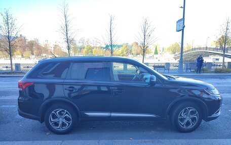 Mitsubishi Outlander III рестайлинг 3, 2015 год, 1 650 000 рублей, 5 фотография