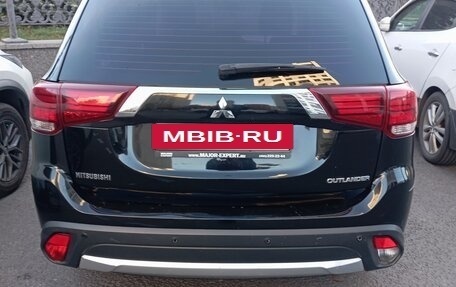 Mitsubishi Outlander III рестайлинг 3, 2015 год, 1 650 000 рублей, 7 фотография