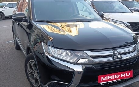 Mitsubishi Outlander III рестайлинг 3, 2015 год, 1 650 000 рублей, 9 фотография