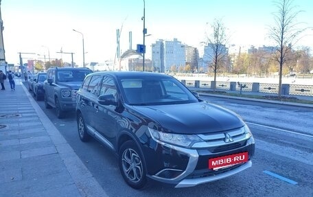 Mitsubishi Outlander III рестайлинг 3, 2015 год, 1 650 000 рублей, 6 фотография