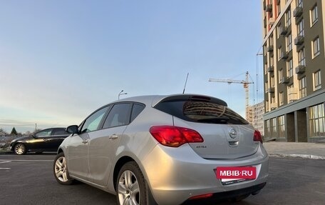Opel Astra J, 2010 год, 649 000 рублей, 2 фотография