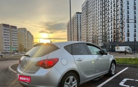 Opel Astra J, 2010 год, 649 000 рублей, 3 фотография