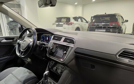 Volkswagen Tiguan II, 2017 год, 2 320 000 рублей, 11 фотография