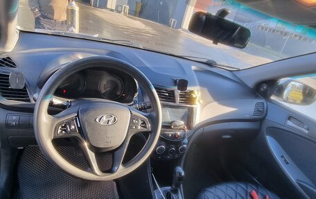 Hyundai Solaris II рестайлинг, 2015 год, 525 000 рублей, 11 фотография