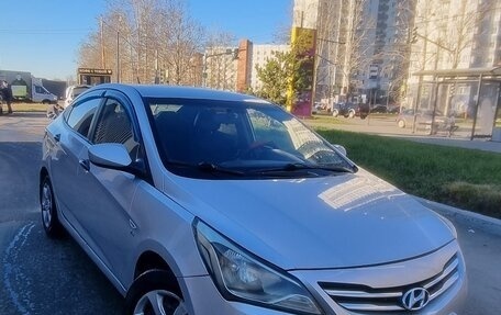 Hyundai Solaris II рестайлинг, 2015 год, 525 000 рублей, 3 фотография