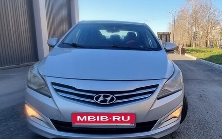 Hyundai Solaris II рестайлинг, 2015 год, 525 000 рублей, 2 фотография