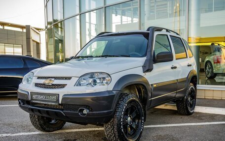 Chevrolet Niva I рестайлинг, 2017 год, 888 000 рублей, 3 фотография