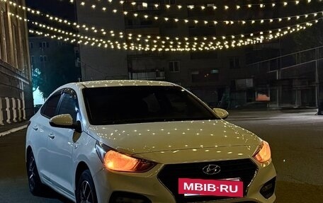 Hyundai Solaris II рестайлинг, 2018 год, 1 100 000 рублей, 6 фотография