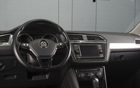 Volkswagen Tiguan II, 2017 год, 2 100 000 рублей, 5 фотография