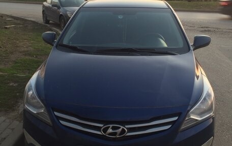 Hyundai Solaris II рестайлинг, 2015 год, 1 050 000 рублей, 1 фотография
