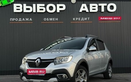 Renault Sandero II рестайлинг, 2021 год, 1 080 000 рублей, 1 фотография