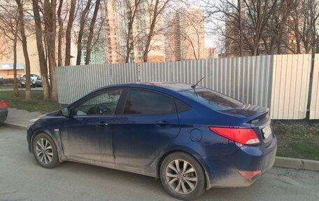 Hyundai Solaris II рестайлинг, 2015 год, 1 050 000 рублей, 3 фотография