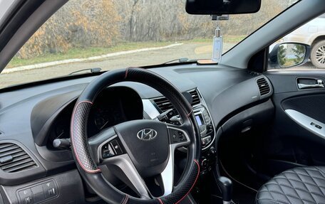 Hyundai Solaris II рестайлинг, 2013 год, 990 000 рублей, 10 фотография
