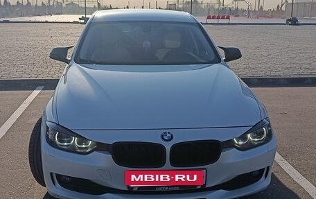 BMW 3 серия, 2013 год, 1 550 000 рублей, 12 фотография