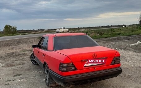 Mercedes-Benz E-Класс, 1994 год, 200 000 рублей, 2 фотография