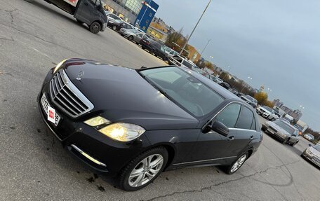 Mercedes-Benz E-Класс, 2012 год, 1 750 000 рублей, 2 фотография