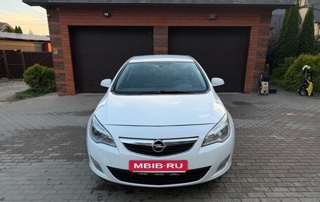 Opel Astra J, 2011 год, 690 000 рублей, 2 фотография