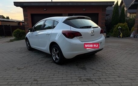 Opel Astra J, 2011 год, 690 000 рублей, 3 фотография