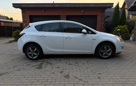 Opel Astra J, 2011 год, 690 000 рублей, 6 фотография