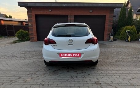 Opel Astra J, 2011 год, 690 000 рублей, 7 фотография