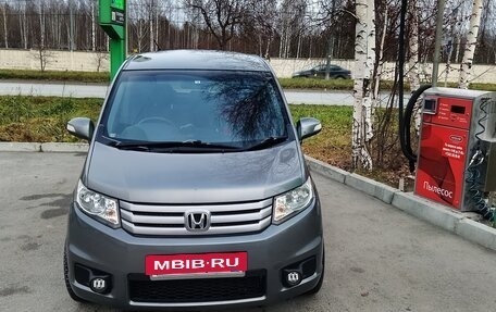 Honda Freed I, 2011 год, 930 000 рублей, 4 фотография