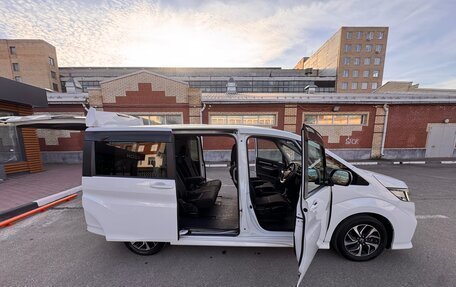 Honda Stepwgn IV рестайлинг, 2018 год, 2 100 000 рублей, 11 фотография