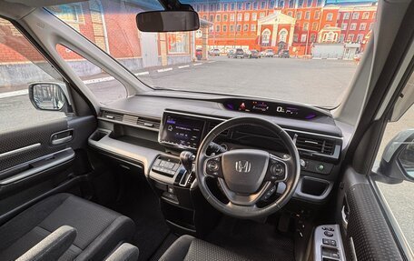 Honda Stepwgn IV рестайлинг, 2018 год, 2 100 000 рублей, 7 фотография