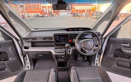 Honda Stepwgn IV рестайлинг, 2018 год, 2 100 000 рублей, 8 фотография