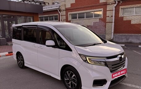 Honda Stepwgn IV рестайлинг, 2018 год, 2 100 000 рублей, 6 фотография