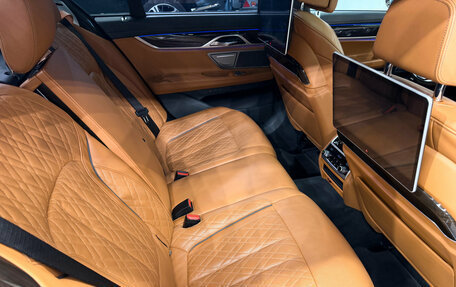 BMW 7 серия, 2021 год, 7 100 000 рублей, 19 фотография